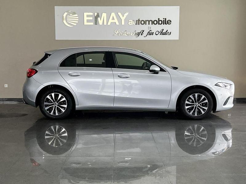 Gebraucht Mercedes A200 150 PS (110 kW) 2022 Iridiumsilber  metalliclack Limousine