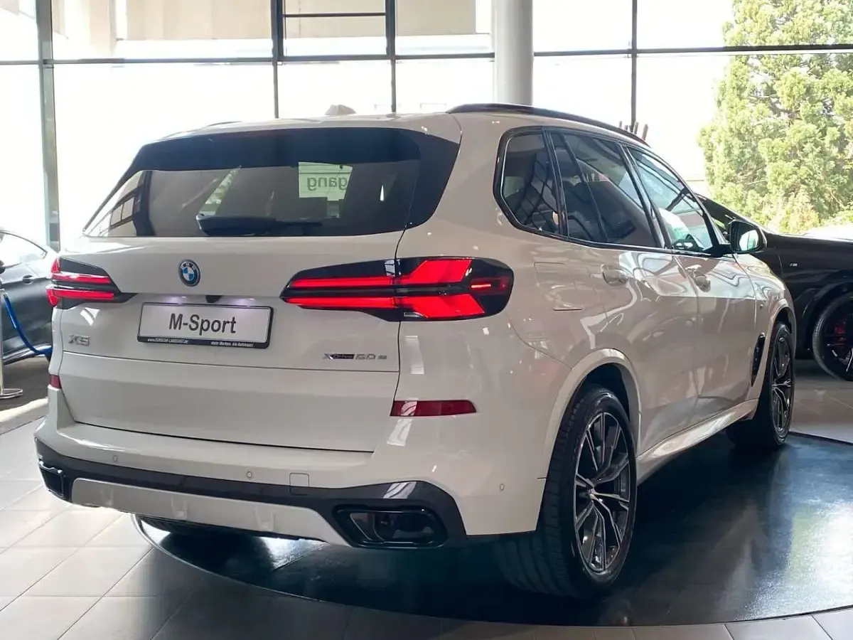 Gebraucht BMW X5 M Sport 489 PS (359 kW) 2023 Weiß SUV