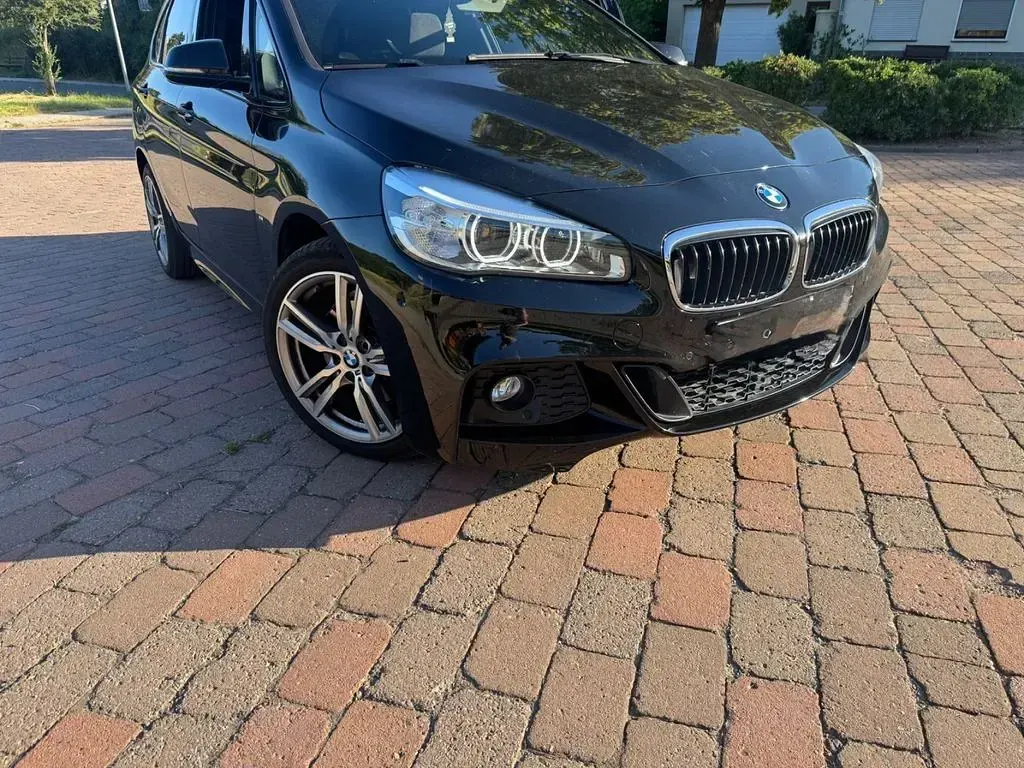 Gebraucht BMW 220 Active Tourer M Sport 190 PS (139 kW) 2016 Schwarz Van / Kleinbus