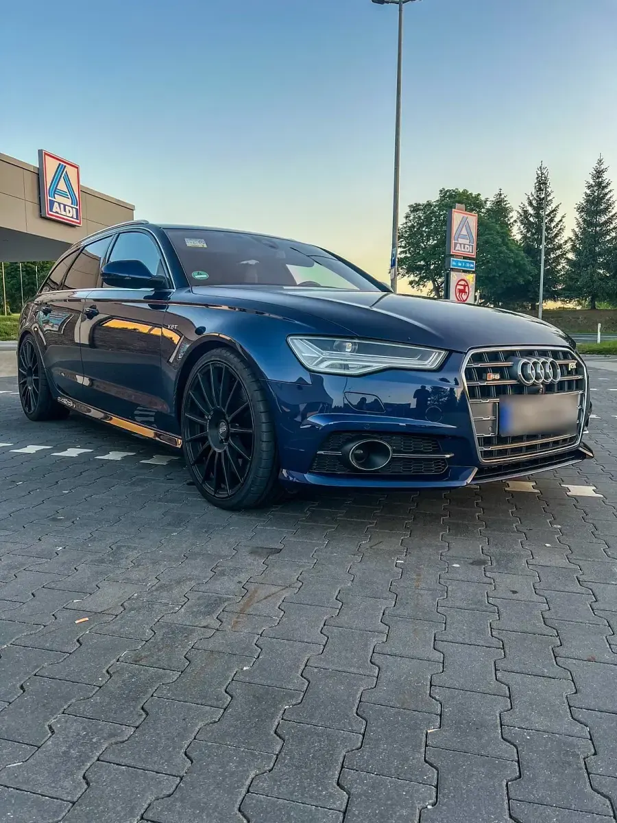 Gebraucht Audi S6 549 PS (403 kW) 2015 Blau Kombi