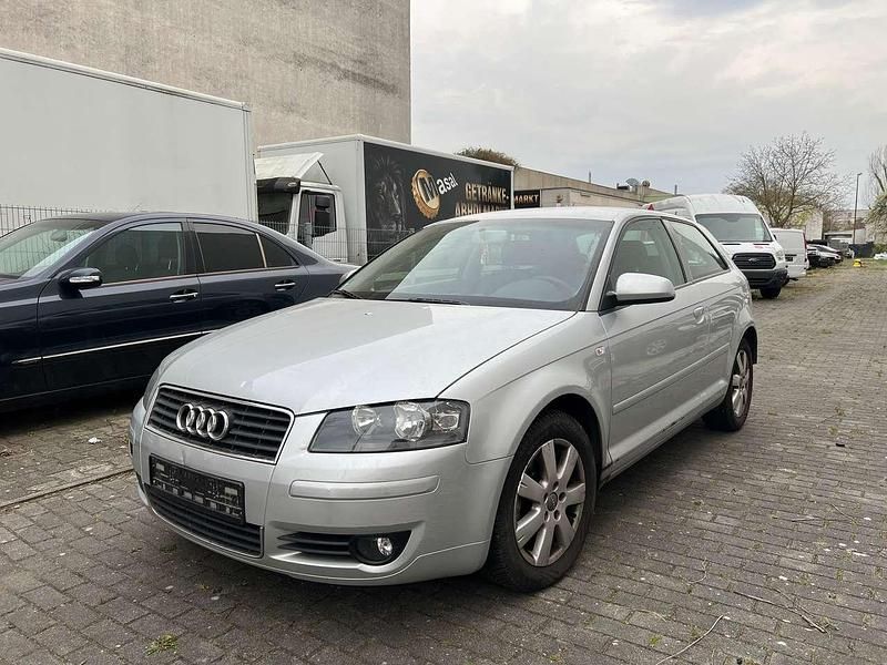 Gebraucht Audi A3 Attraction 102 PS (75 kW) 2005 Lichtsilber metallic Kleinwagen