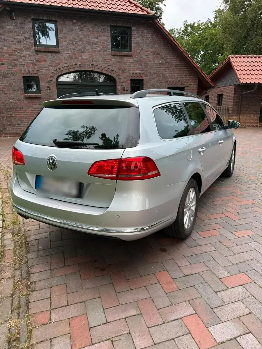 Gebraucht VW Passat 140 PS (102 kW) 2012 Silber Kombi