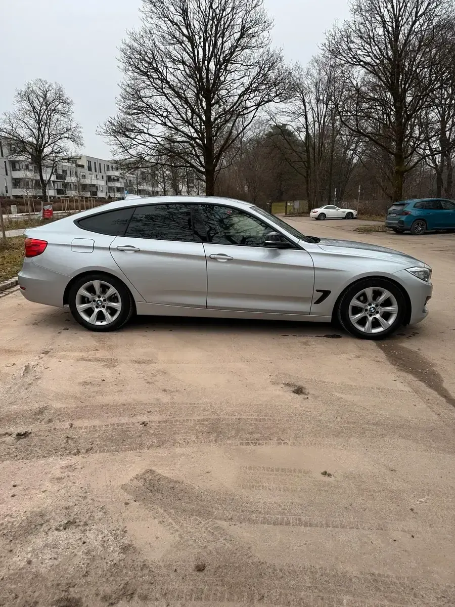 Gebraucht BMW 320 Sport Line 184 PS (135 kW) 2013 Silber Limousine
