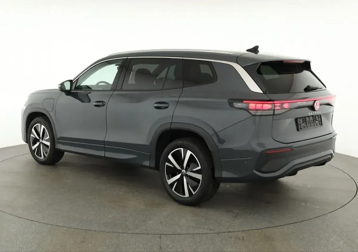 Neu VW Tayron Life 204 PS (150 kW) 2025 Delfingrau metallic SUV