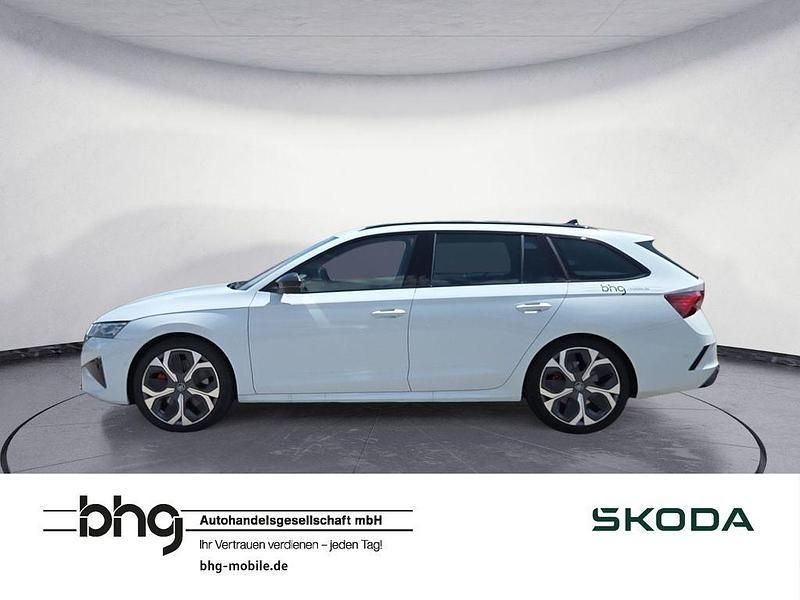 Moonweiss metallic Gebraucht 2025 Skoda Octavia RS Kombi | 51.290 € - Bild 1/4