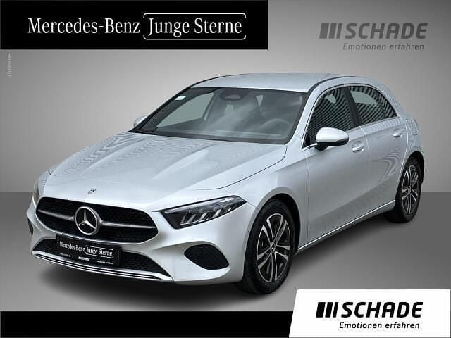 Silber Gebraucht 2024 Mercedes A200 Progressive Limousine | 27.850 € (Guter Preis) - Bild 1/4