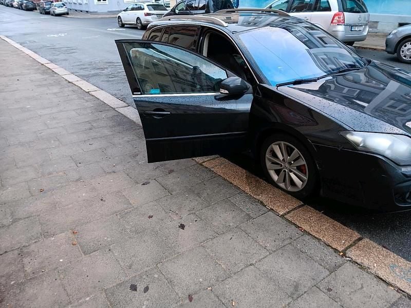 Schwarz Gebraucht 2010 Renault Laguna III Kombi | 1.750 € - Bild 1/4