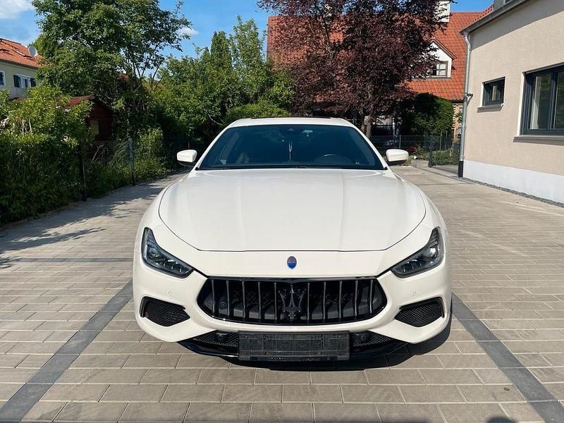 Gebraucht Maserati Ghibli 430 PS (316 kW) 2018 Weiß Limousine
