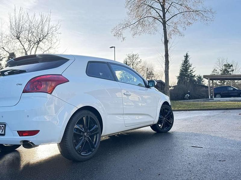 Gebraucht Kia Ceed Spirit 116 PS (85 kW) 2012 Kleinwagen