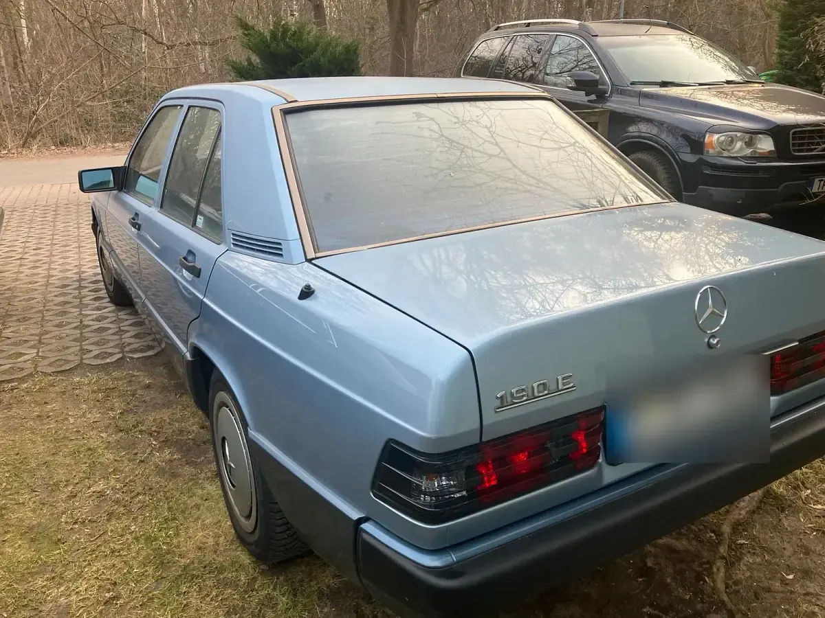 Gebraucht Mercedes 190 118 PS (86 kW) 1990 Blau Limousine