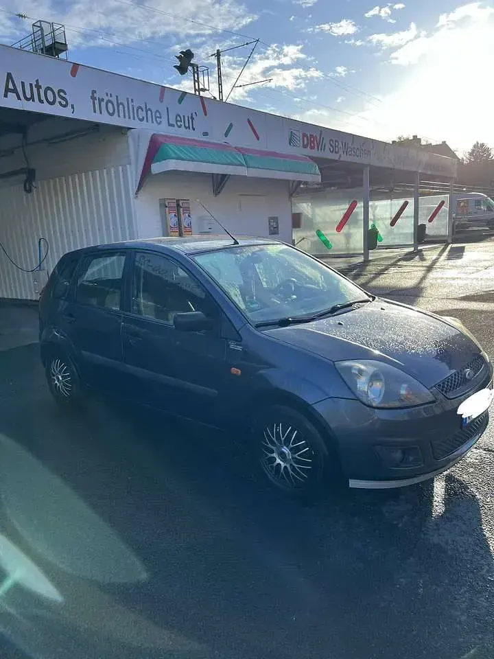 Gebraucht Ford Fiesta 80 PS (58 kW) 2006 Grau Kleinwagen