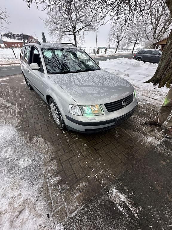 Gebraucht VW Passat Comfortline 102 PS (75 kW) 1999 Silber Limousine