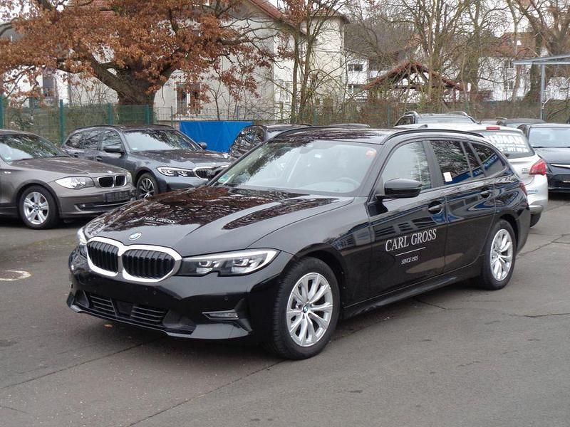 Schwarz Gebraucht 2022 BMW 320 Sport Line Kombi | 23.300 € (Superpreis) - Bild 1/4