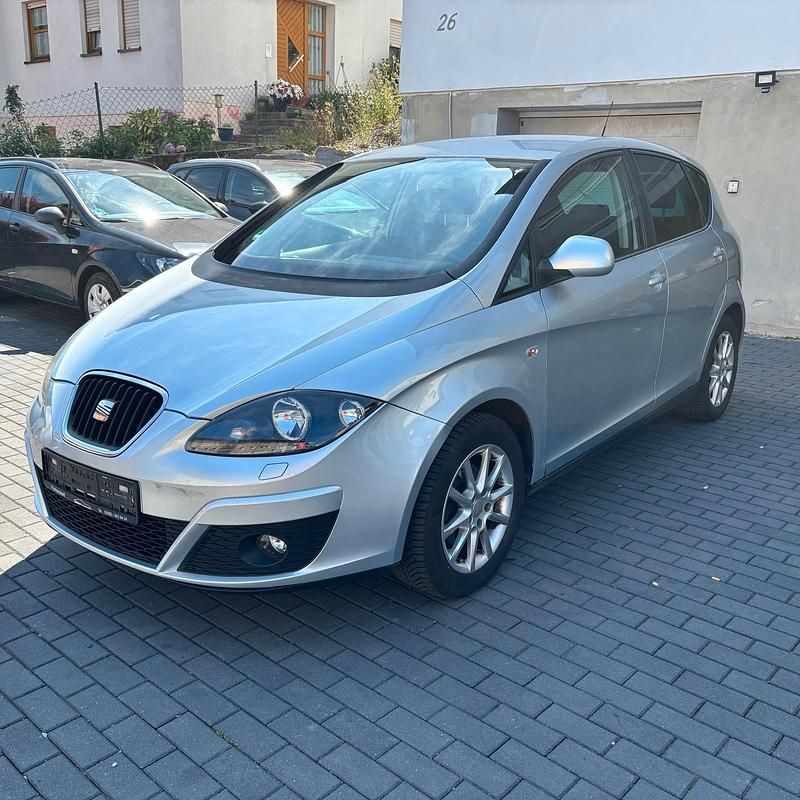 Silber Gebraucht 2009 Seat Altea Style Van / Kleinbus | 3.990 € (Fairer Preis) - Bild 1/4