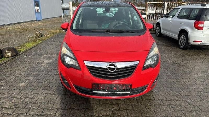 Gebraucht Opel Meriva Color Edition 140 PS (102 kW) 2012 Rot Van / Kleinbus