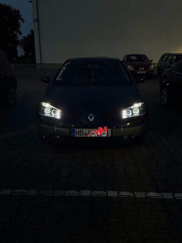 Schwarz Gebraucht 2004 Renault Mégane Cabriolet Cabrio | 800 € (Guter Preis) - Bild 1/4