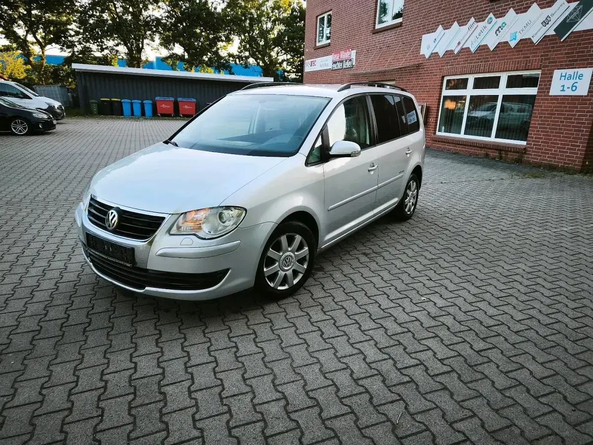 Gebraucht VW Touran 108 PS (79 kW) 2008 Silber Van / Kleinbus