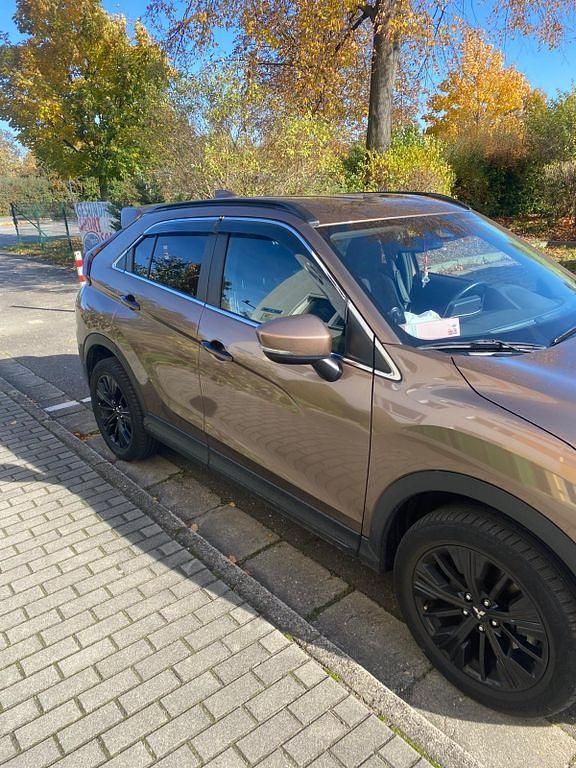Braun Gebraucht 2020 Mitsubishi Eclipse Cross SUV | 20.000 € (Etwas zu teuer) - Bild 1/4