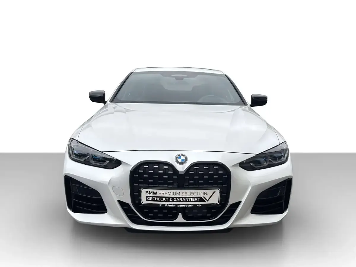 Gebraucht BMW 440 374 PS (275 kW) 2022 Mineralweiss metallic Coupé