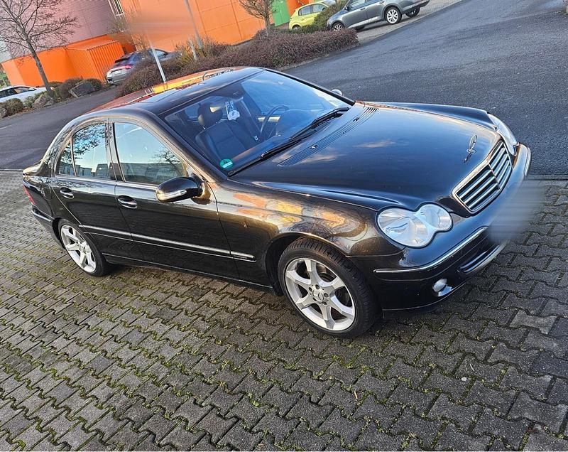 Gebraucht Mercedes 220 Avantgarde 150 PS (110 kW) 2005 Limousine