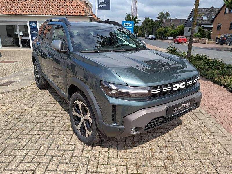 Zedergrün Neu 2025 Dacia Duster Journey SUV | 27.980 € (Fairer Preis) - Bild 1/4