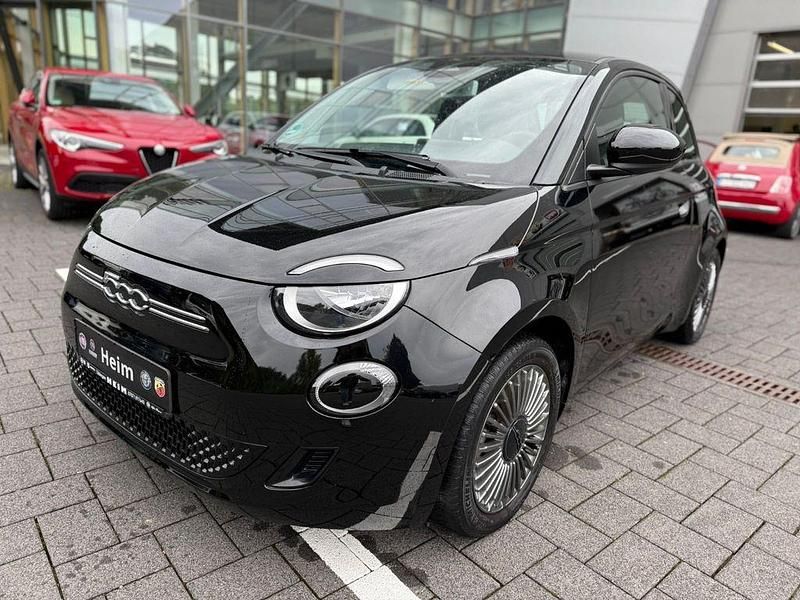 Schwarz Gebraucht 2022 Fiat 500e Icon Limousine | 20.500 € (Fairer Preis) - Bild 1/4