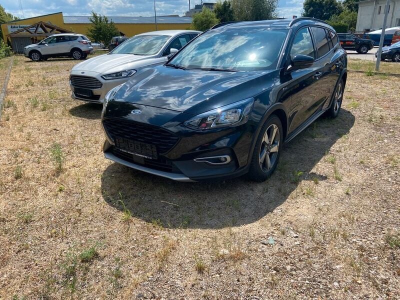 Schwarz Gebraucht 2020 Ford Focus Active X Limousine | 19.900 € (Teuer) - Bild 1/4