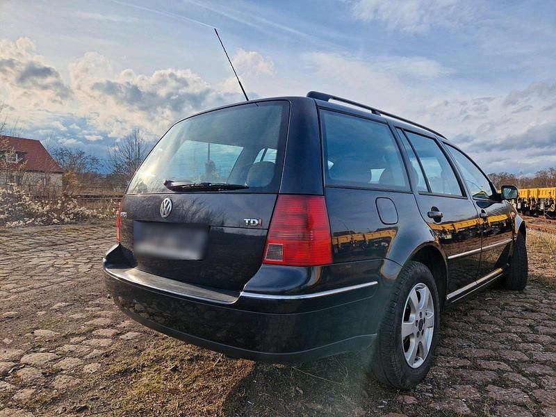 Gebraucht VW Bora 101 PS (74 kW) 2003 Schwarz Kombi