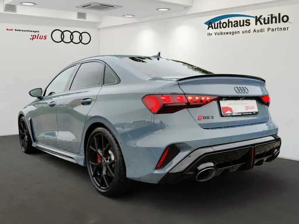 Gebraucht Audi RS3 Sport 400 PS (294 kW) 2026 Grau Limousine
