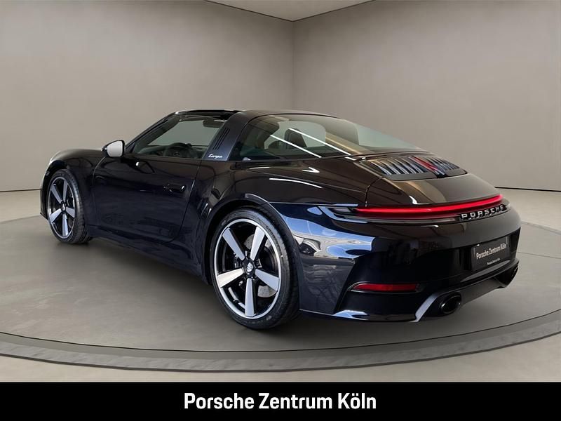 Neu Porsche 992 480 PS (353 kW) 2026 Schwarz Coupé