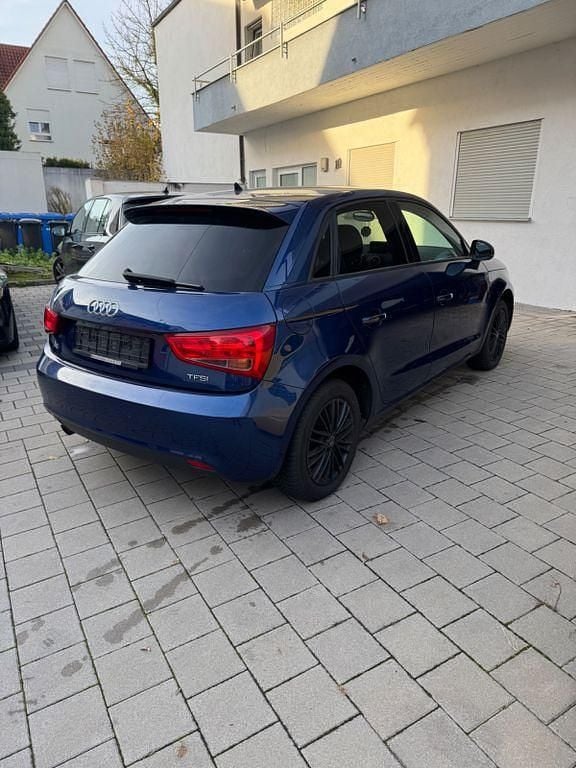 Gebraucht Audi A1 Sportback Attraction 86 PS (63 kW) 2013 Blau Kleinwagen