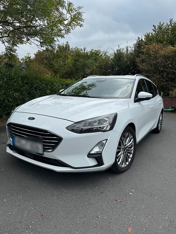 Weiß Gebraucht 2020 Ford Focus Titanium Kombi | 14.500 € (Teuer) - Bild 1/4