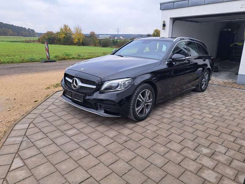 Schwarz Gebraucht 2019 Mercedes C220 Kombi | 25.700 € (Fairer Preis) - Bild 1/4