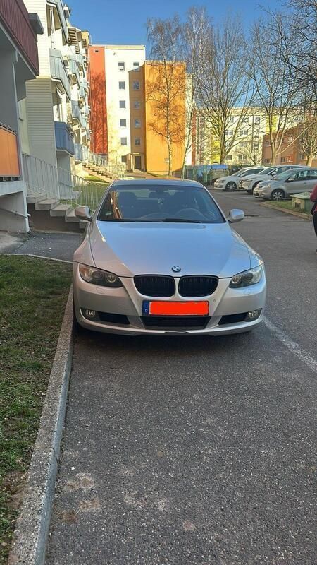 Grau Gebraucht 2010 BMW 330 Coupé | 8.000 € (Superpreis) - Bild 1/4