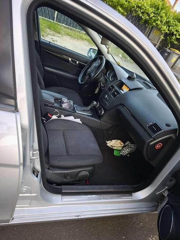 Gebraucht Mercedes C220 Elegance 170 PS (125 kW) 2009 Limousine