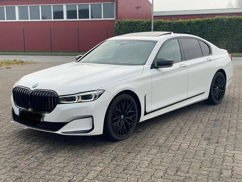 Weiß Gebraucht 2020 BMW 730 Limousine | 39.100 € (Superpreis) - Bild 1/4