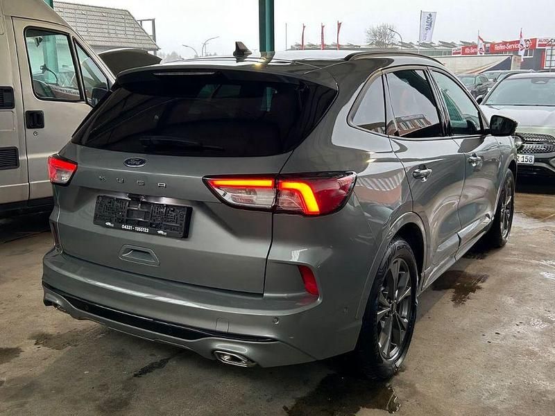 Gebraucht Ford Kuga ST-Line 150 PS (110 kW) 2021 Silber SUV
