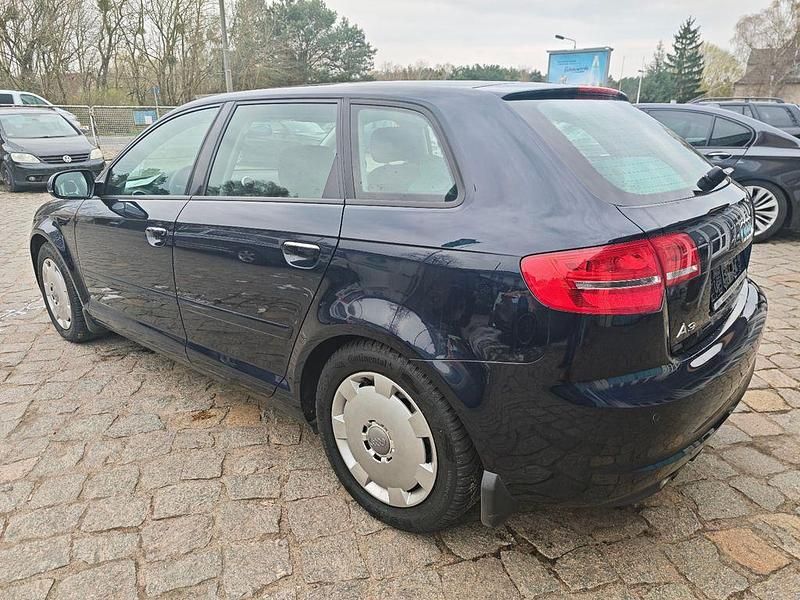 Gebraucht Audi A3 Attraction 125 PS (91 kW) 2011 Blau Kleinwagen