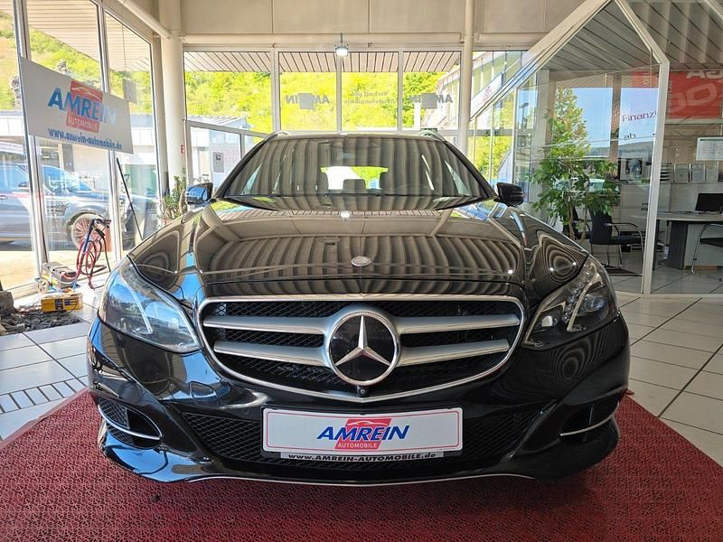 Second-hand Mercedes E250 204 CP (150 kW) 2013 Negru Berlinǎ