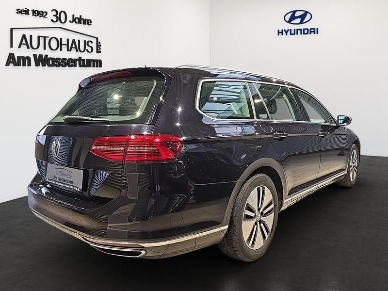 Gebraucht VW Passat Design 218 PS (160 kW) 2018 Deep black perleffekt Kombi