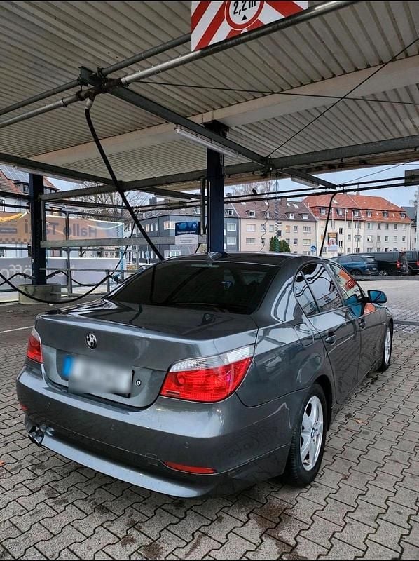 Gebraucht BMW 520 170 PS (125 kW) 2004 Grau Limousine