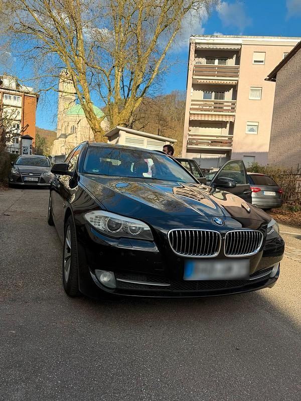 Gebraucht BMW 520 184 PS (135 kW) 2013 Schwarz Kombi