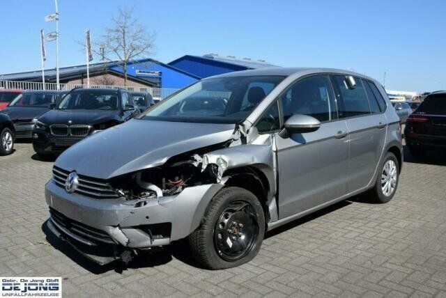 Gebraucht VW Golf Sportsvan Sound 116 PS (85 kW) 2017 Silber metallic Van / Kleinbus
