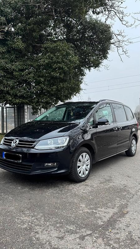 Gebraucht VW Sharan Trendline 140 PS (102 kW) 2011 Schwarz Van / Kleinbus