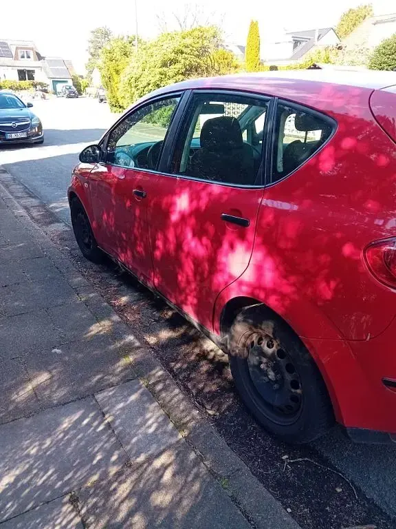 Second-hand Seat Altea Reference 102 CP (75 kW) 2004 Roșu Monovolum