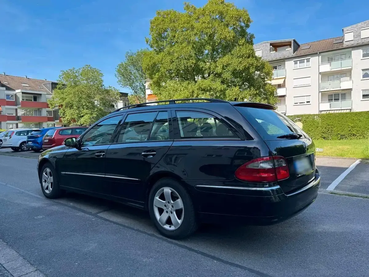 Gebraucht Mercedes E200 Elegance 140 PS (102 kW) 2009 Schwarz Kombi