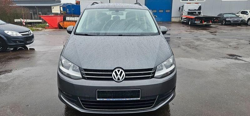 Grau Gebraucht 2014 VW Sharan Comfortline Van / Kleinbus | 8.300 € (Superpreis) - Bild 1/4