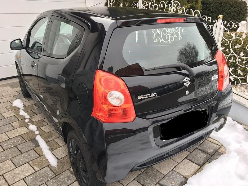 Gebraucht Suzuki Alto 70 PS (51 kW) 2009 Schwarz Kleinwagen