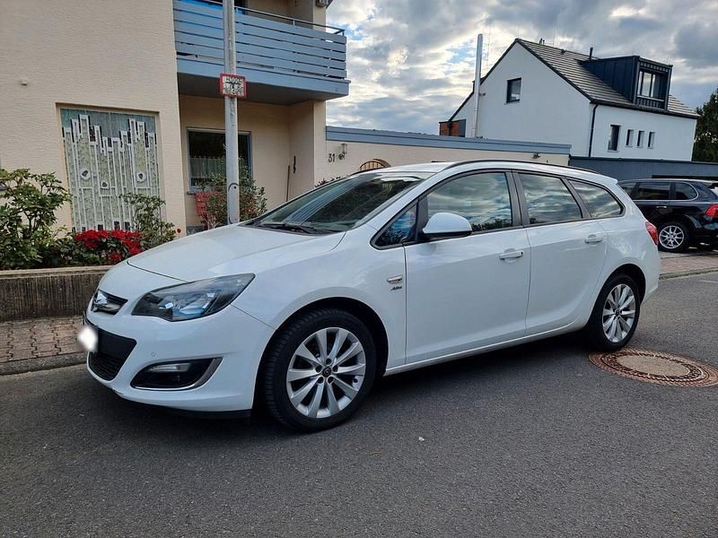 Usata Opel Astra Active 140 CV (102 kW) 2013 Bianco Station wagon