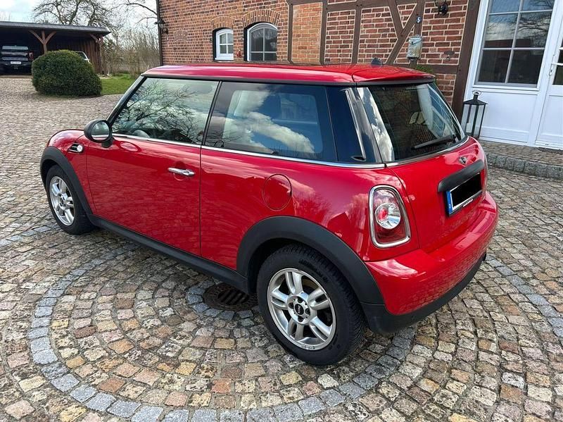 Gebraucht Mini ONE 75 PS (55 kW) 2012 Rot Kleinwagen